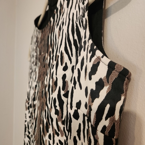 St. John Size 2‎ Black White Leopard Jacquard Sheath Dress | Like New - Picture 11 of 16